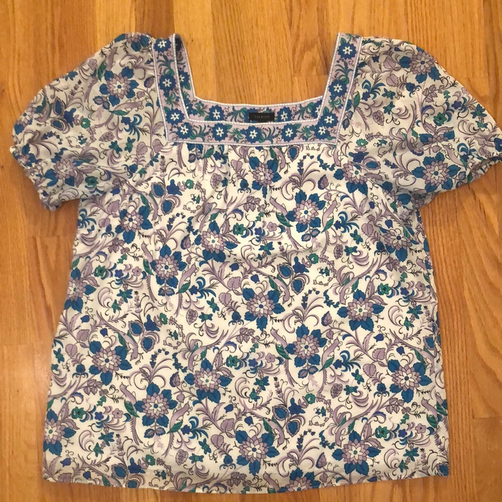Talbots peasant top with puff sleeves